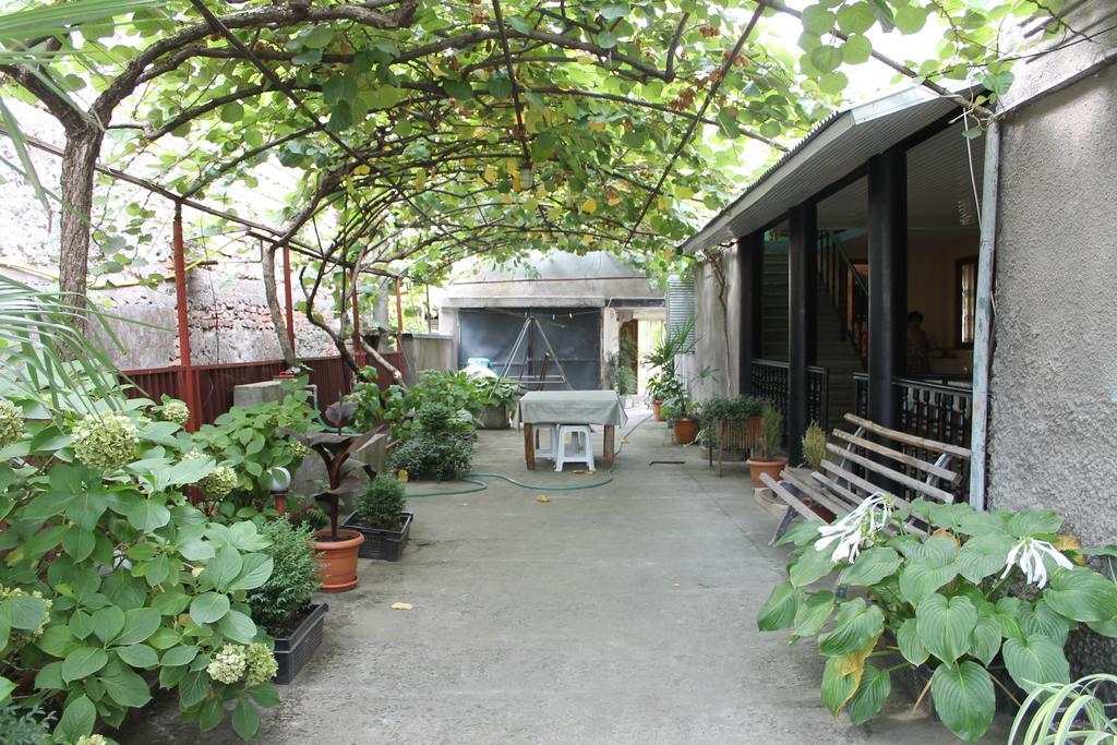 Hotel The Kiwi House Lagodechi Exterior foto
